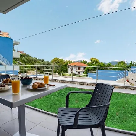 Alexa's & Elli's Swimming Pool Διαμέρισμα