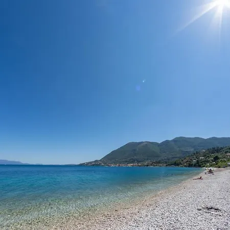 Alexa's & Elli's Swimming Pool * Νικιάνα